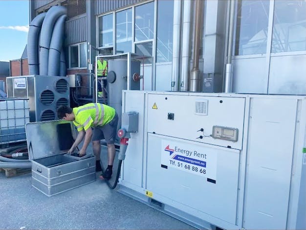 Energyrent technician during installation process.